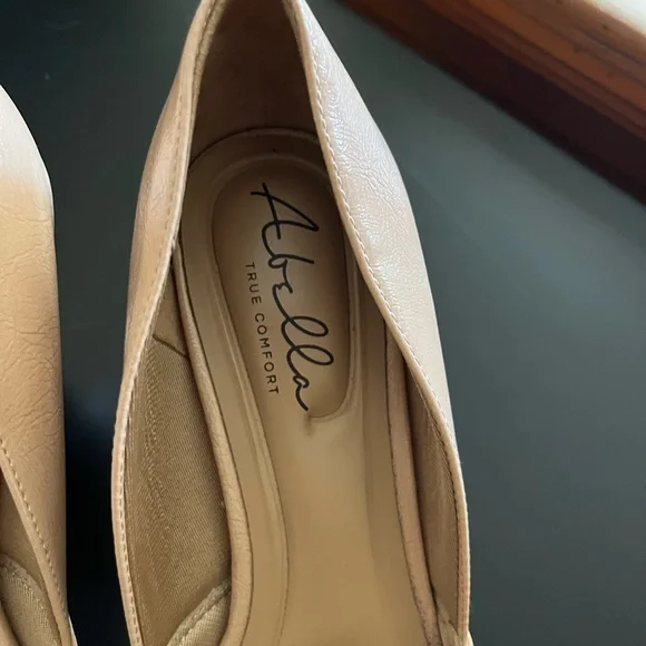 Abella True Comfort Stella Nude Pumps Size 9.5 Women’s - Picture 4 of 16